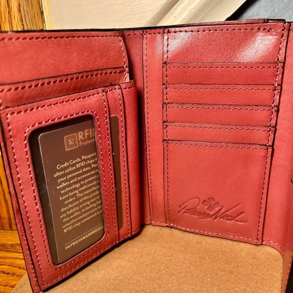 NWT Patricia Nash Woodstock Color Block Leather Wallet